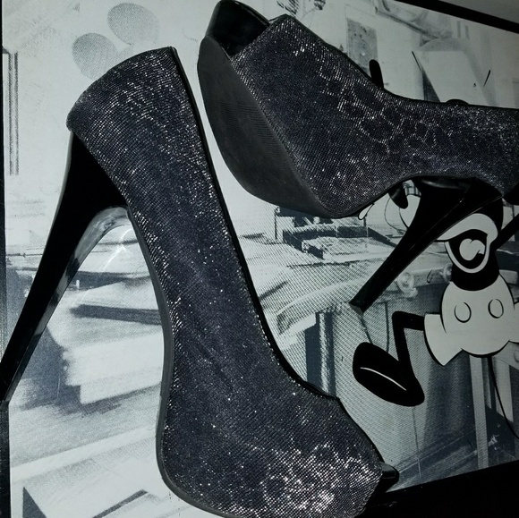 Heels-SOLD - Picture 2 of 6